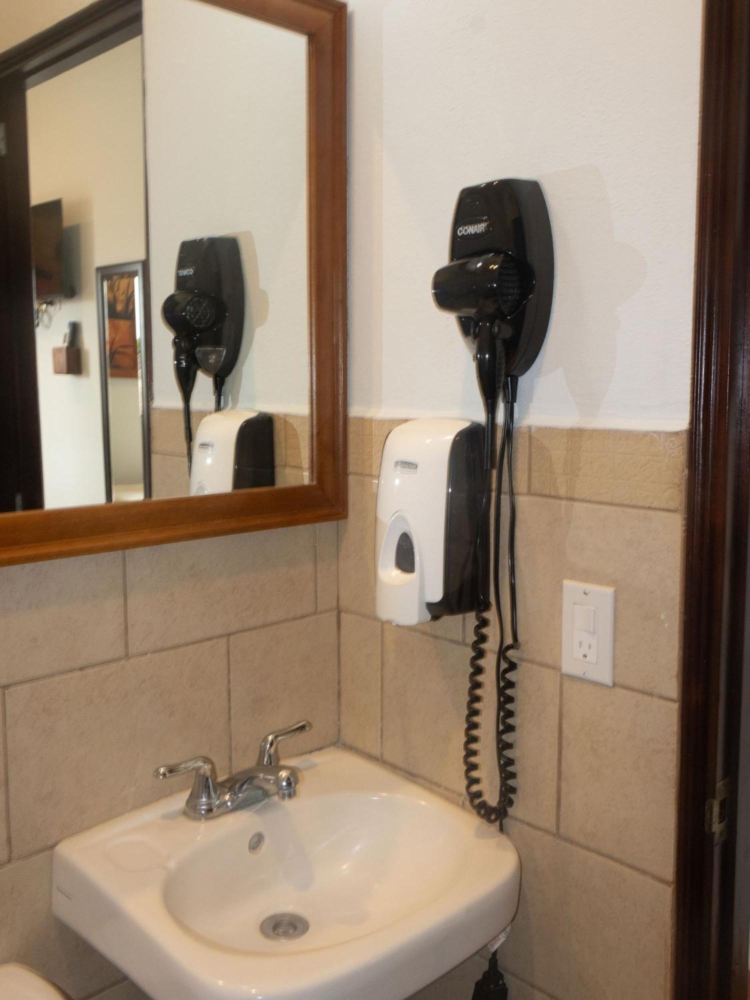 Hotel Leon Inn المظهر الخارجي الصورة